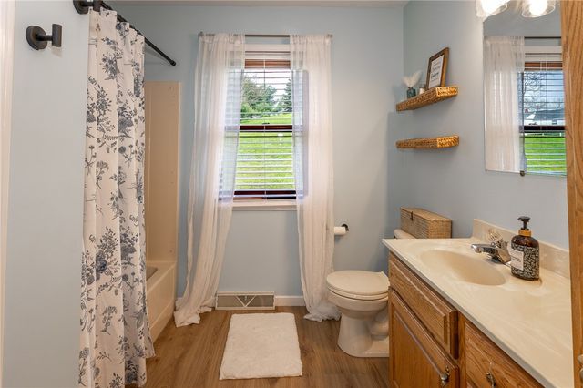 512 Argonne Blvd, Ellwood City, PA 16117