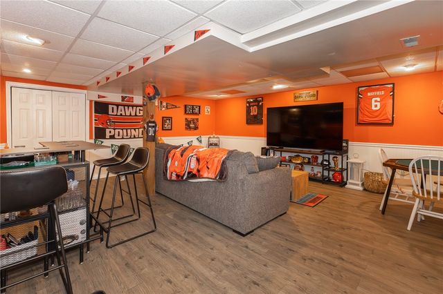 512 Argonne Blvd, Ellwood City, PA 16117
