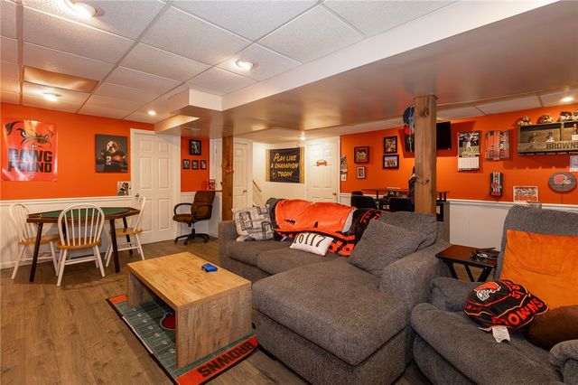 512 Argonne Blvd, Ellwood City, PA 16117