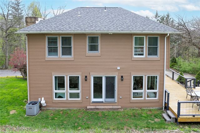 512 Argonne Blvd, Ellwood City, PA 16117