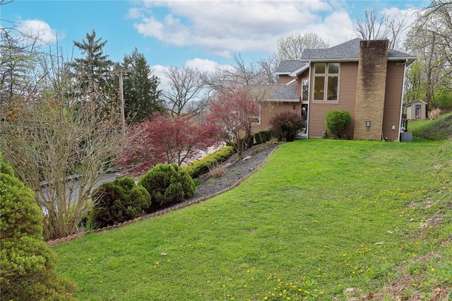 512 Argonne Blvd, Ellwood City, PA 16117
