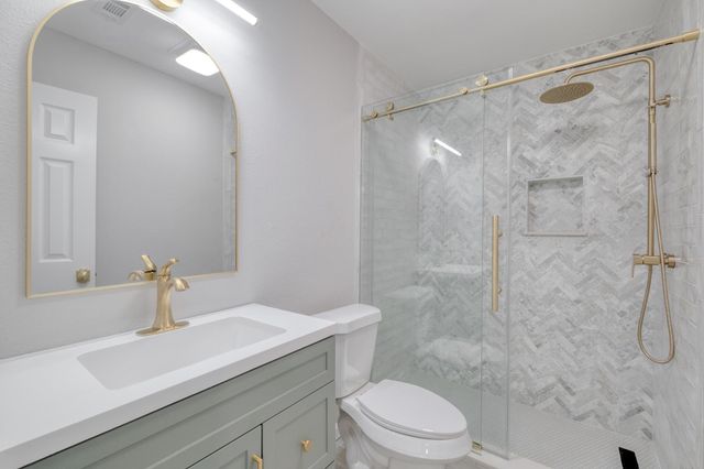 905 Wickfield LN, Austin, TX 78753
