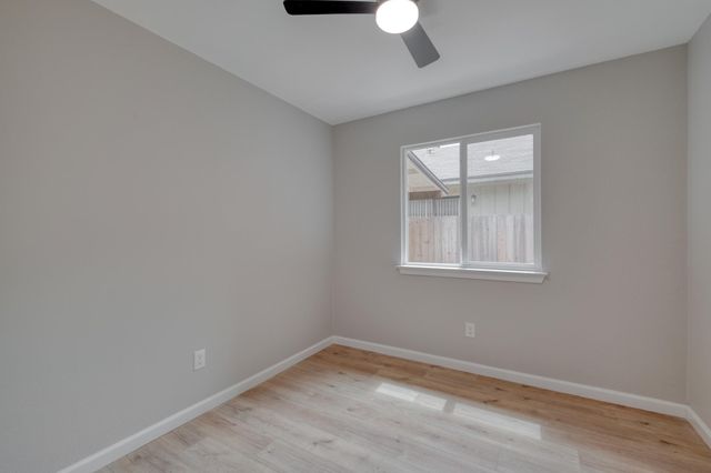 905 Wickfield LN, Austin, TX 78753