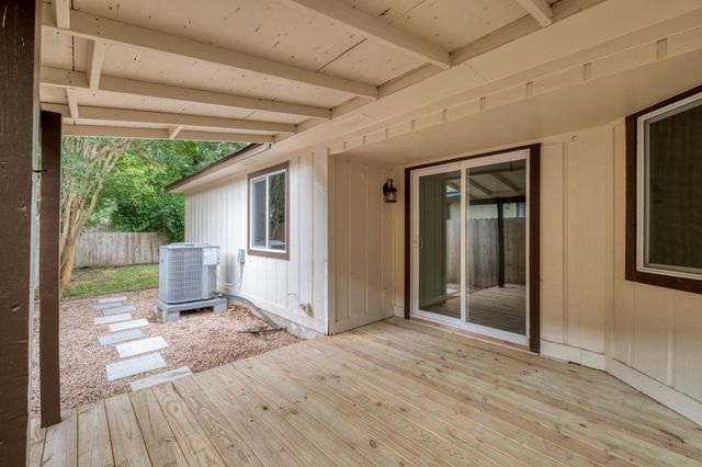 905 Wickfield LN, Austin, TX 78753