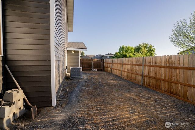 306 Belmont Avenue, Moses Lake, WA 98837