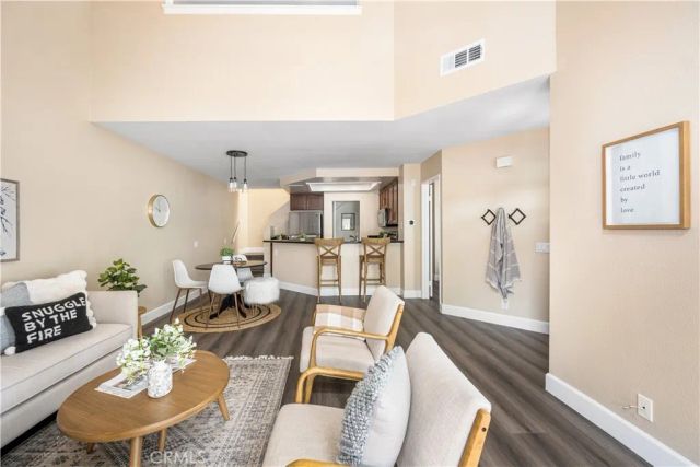 115 Fallingstar, Irvine, CA 92614