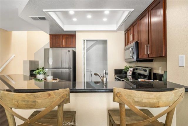 115 Fallingstar, Irvine, CA 92614