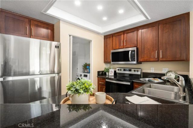 115 Fallingstar, Irvine, CA 92614
