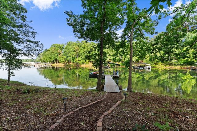 129 McAlister Circle, Townville, SC 29689
