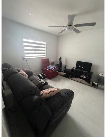 1110 S 14th Ave, Hollywood, FL 33020