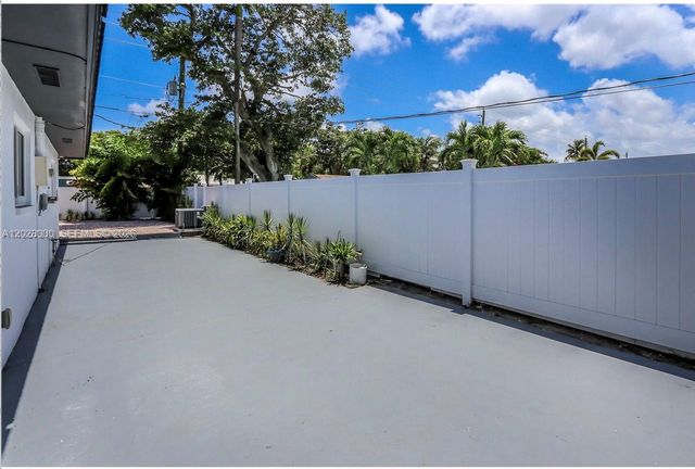 1110 S 14th Ave, Hollywood, FL 33020