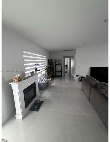 1110 S 14th Ave, Hollywood, FL 33020
