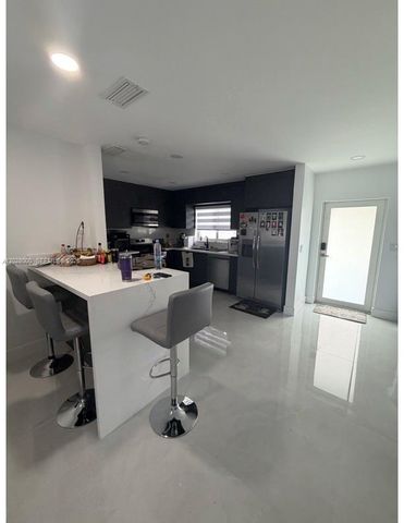 1110 S 14th Ave, Hollywood, FL 33020
