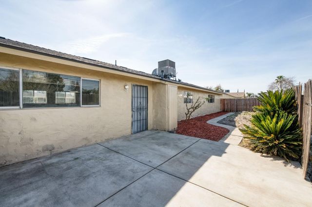 3448 W Peralta Way, Fresno, CA 93722