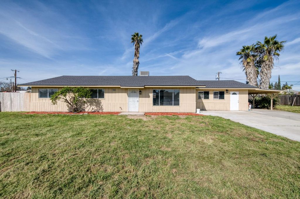 3448 W Peralta Way, Fresno, CA 93722