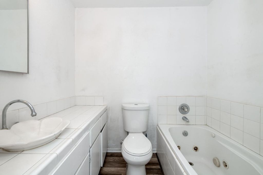 Image 12 of property listing at 3448 W Peralta Way, Fresno, CA 93722