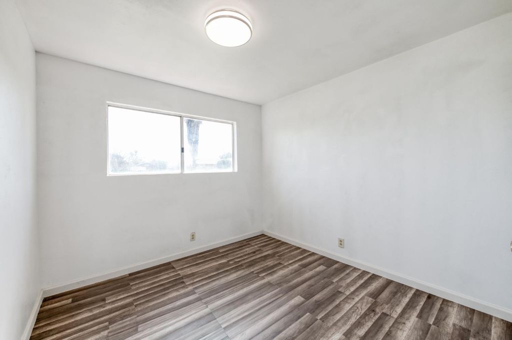 Image 14 of property listing at 3448 W Peralta Way, Fresno, CA 93722