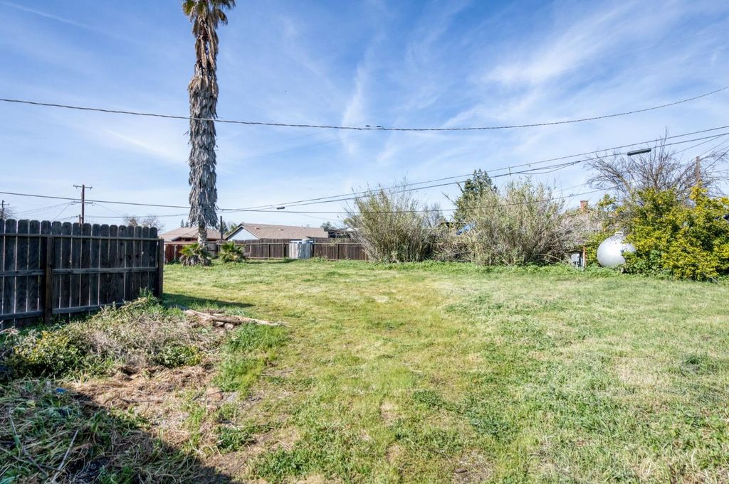 Image 23 of property listing at 3448 W Peralta Way, Fresno, CA 93722