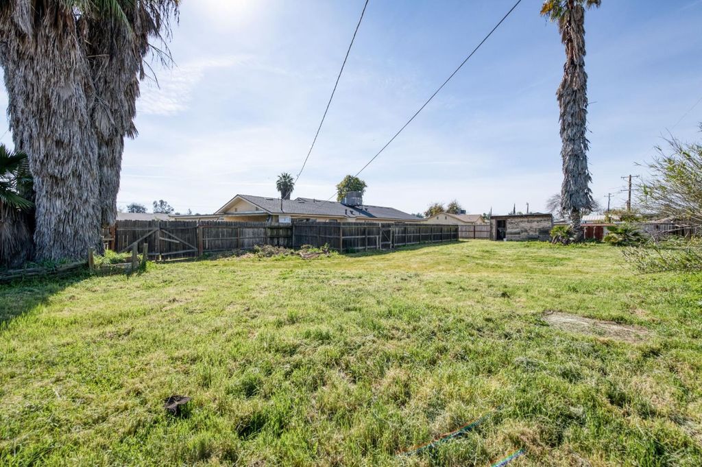 Image 24 of property listing at 3448 W Peralta Way, Fresno, CA 93722