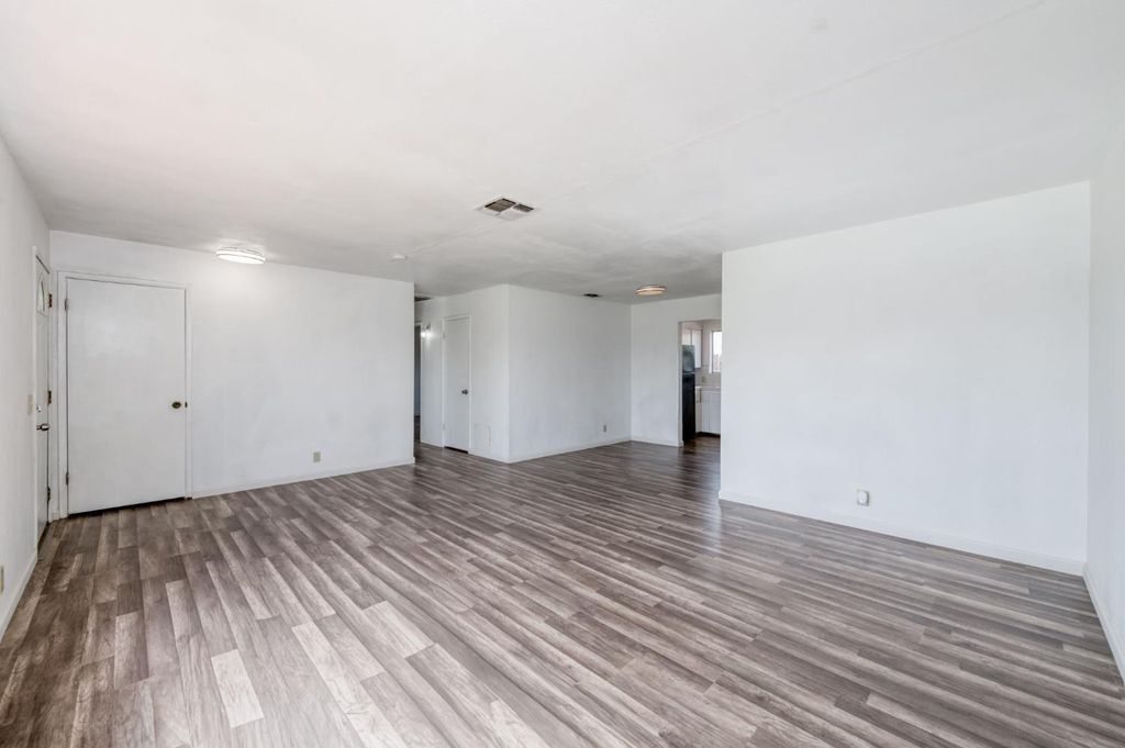 Image 3 of property listing at 3448 W Peralta Way, Fresno, CA 93722