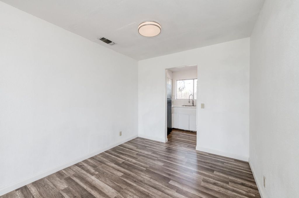 Image 4 of property listing at 3448 W Peralta Way, Fresno, CA 93722