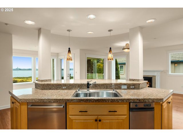 5421 Se SCENIC Ln 200, Vancouver, WA 98661