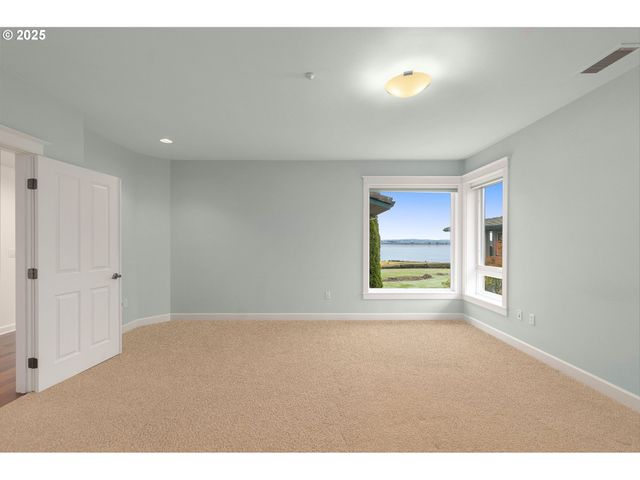 5421 Se SCENIC Ln 200, Vancouver, WA 98661