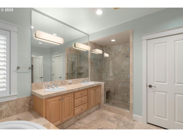 5421 Se SCENIC Ln 200, Vancouver, WA 98661