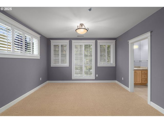 5421 Se SCENIC Ln 200, Vancouver, WA 98661