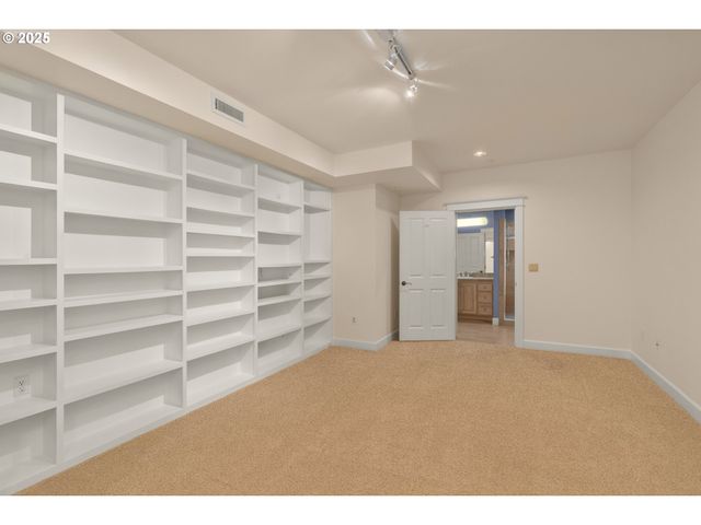 5421 Se SCENIC Ln 200, Vancouver, WA 98661