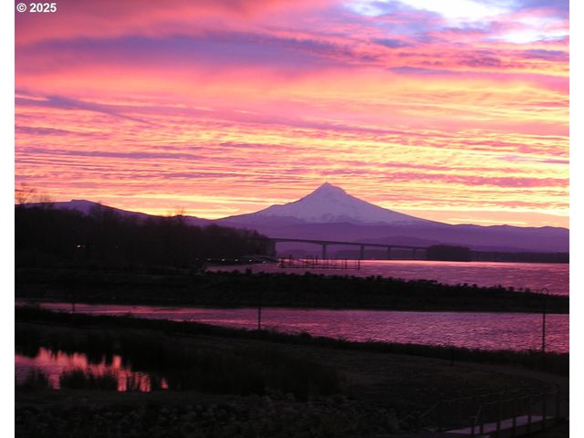 5421 Se SCENIC Ln 200, Vancouver, WA 98661