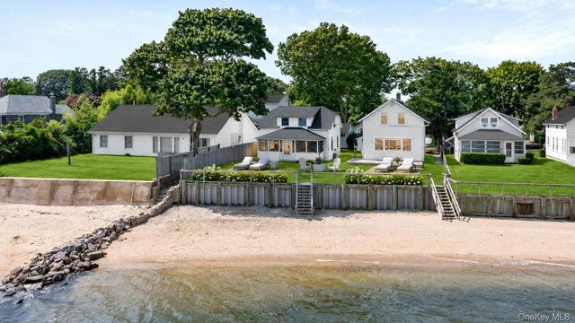 18 Smith Lane, Jamesport, NY 11947