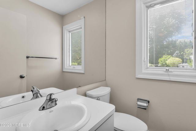19 Dartmoor Drive, Manalapan, NJ 07726