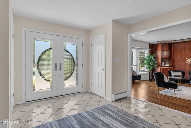 19 Dartmoor Drive, Manalapan, NJ 07726