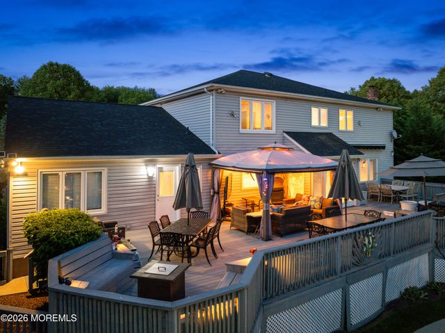19 Dartmoor Drive, Manalapan, NJ 07726