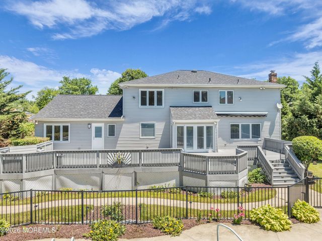 19 Dartmoor Drive, Manalapan, NJ 07726