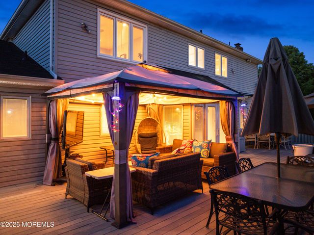19 Dartmoor Drive, Manalapan, NJ 07726