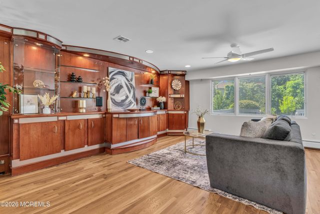 19 Dartmoor Drive, Manalapan, NJ 07726