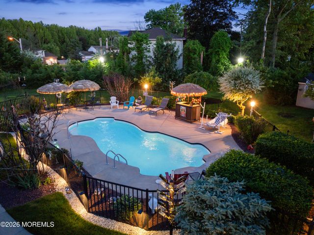 19 Dartmoor Drive, Manalapan, NJ 07726