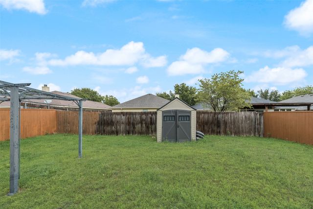 4004 Red Rock Drive, Heartland, TX 75126
