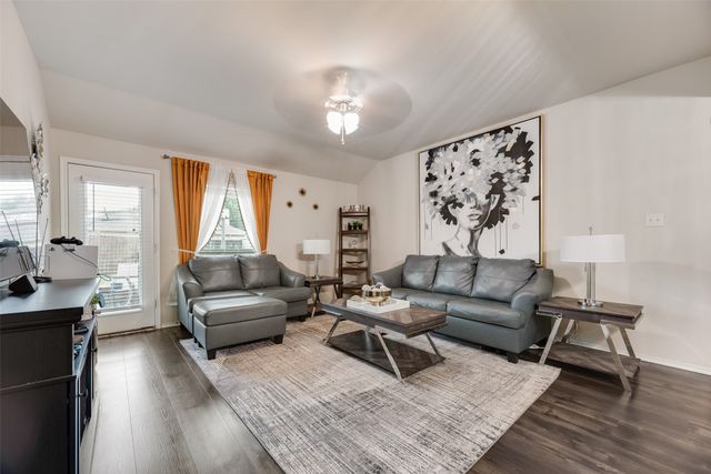 4004 Red Rock Drive, Heartland, TX 75126