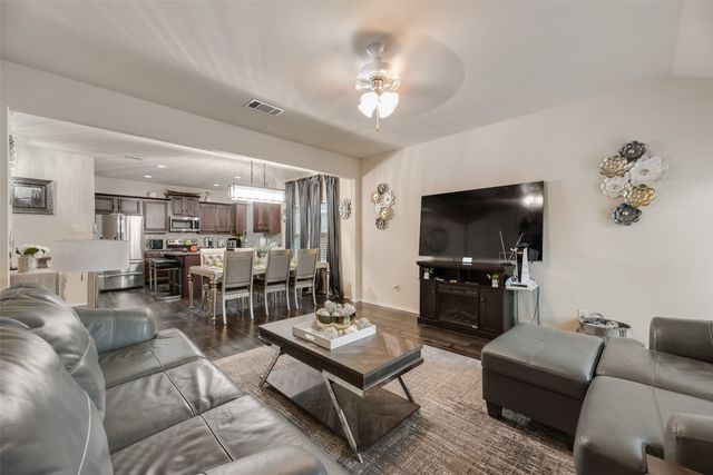 4004 Red Rock Drive, Heartland, TX 75126