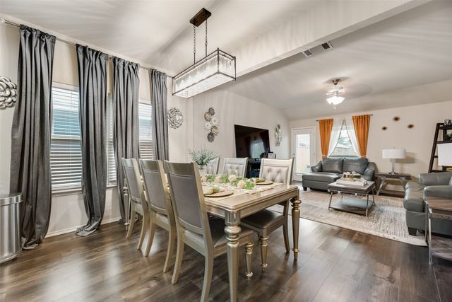 4004 Red Rock Drive, Heartland, TX 75126