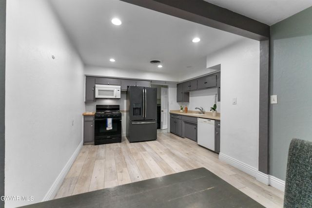 44410 Loneoak Avenue, Lancaster, CA 93534