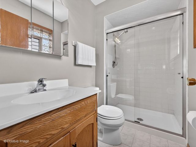 1229 Hanover Street, Woodridge, IL 60517