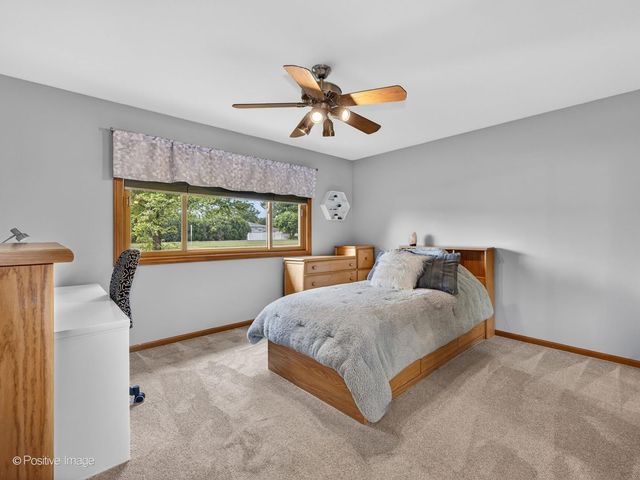 1229 Hanover Street, Woodridge, IL 60517