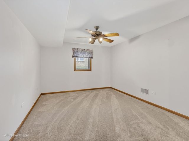 1229 Hanover Street, Woodridge, IL 60517