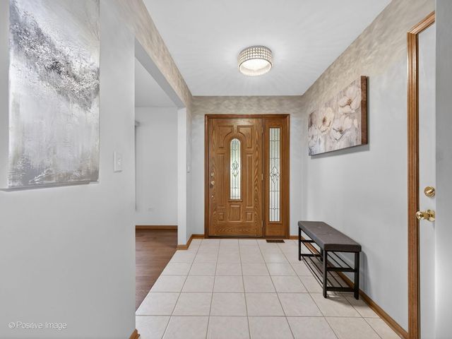 1229 Hanover Street, Woodridge, IL 60517