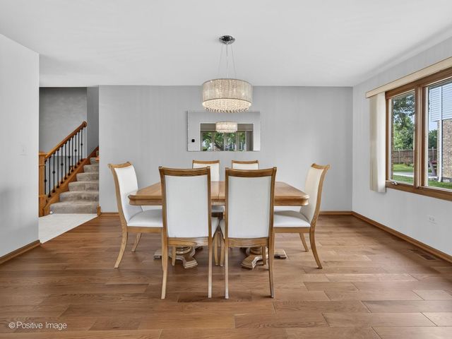 1229 Hanover Street, Woodridge, IL 60517