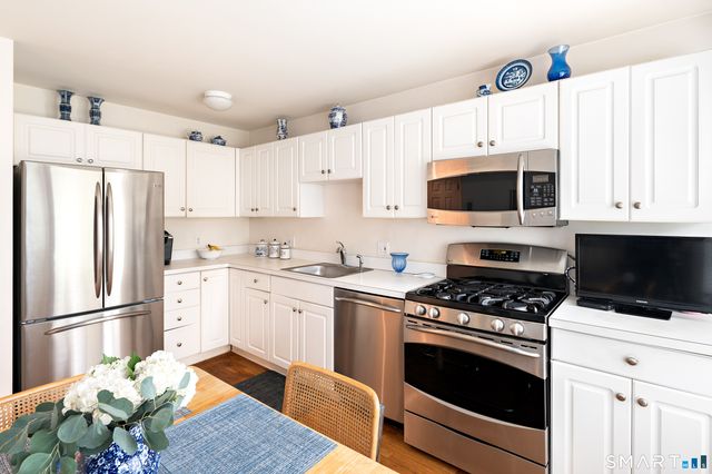 180 Turn Of River Road 1B, Stamford, CT 06905